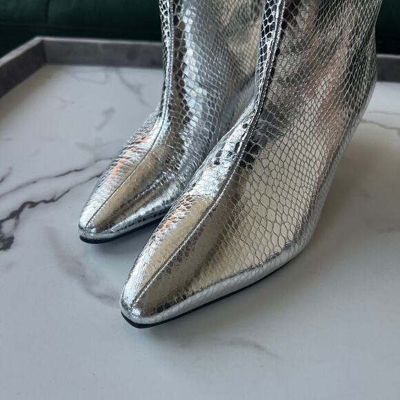 NEW Steve Madden Newlyn Knee High Croc Boot In Silver Size 8 - Picture 7 of 8